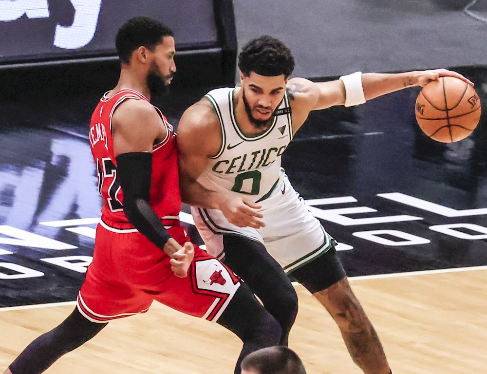 108-90. Tatum, Brown y los Celtics hunden a los Rockets