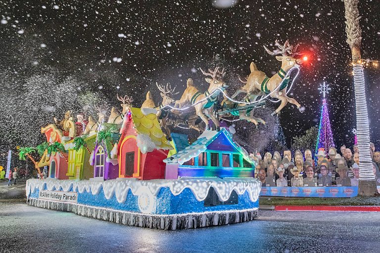 Grandes Celebridades En El Desfile Navideño De McAllen, Presentado Por ...