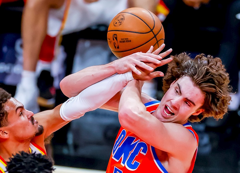 113-101. Young y Capela lideran a los Hawks en el triunfo sobre los Thunder