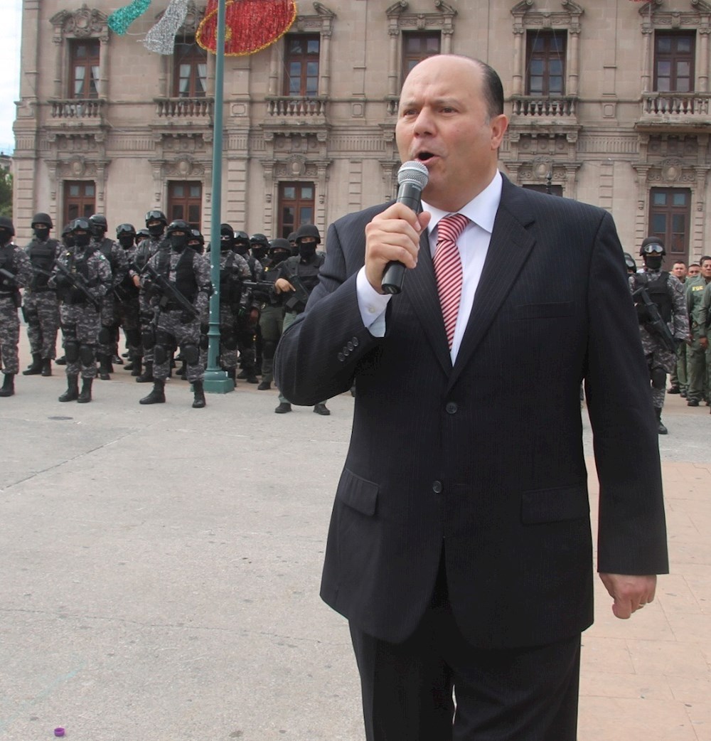 Jueza de EEUU ordena extraditar a México a exgobernador de Chihuahua