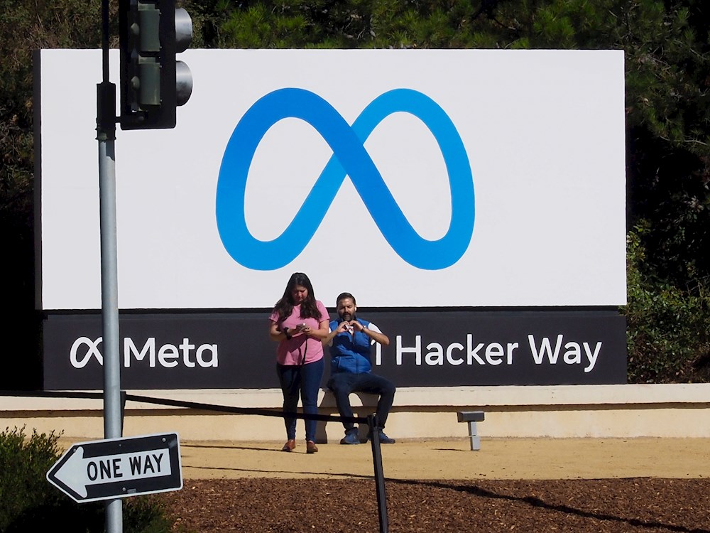 Meta reabrirá oficinas en enero, pero permitirá el empleo remoto hasta junio