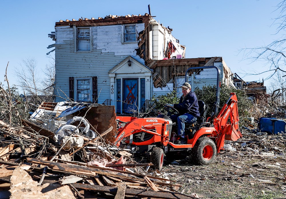 Autoridades confirman 78 muertos por tornados en EEUU y temen más víctimas