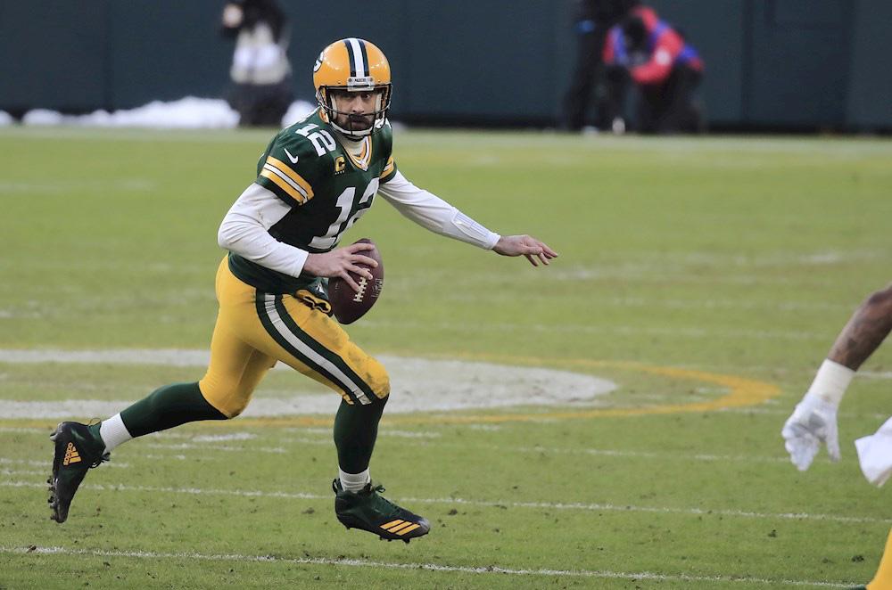 Rodgers rompe la marca de más pases de TD de Favre en el triunfo de los Packers