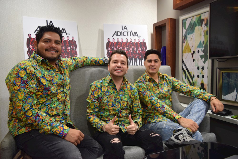 La Adictiva le da ritmo regional mexicano a “All I want for Christmas is you”