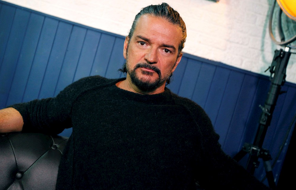 Arjona celebra salida de “Negro” con anuncio de otro concierto en Nueva York