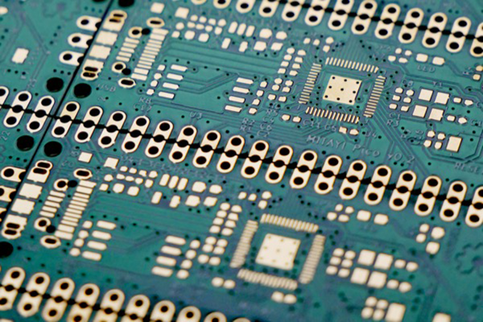 Estados Unidos enfrentará escasez de chips con inversión en semiconductores