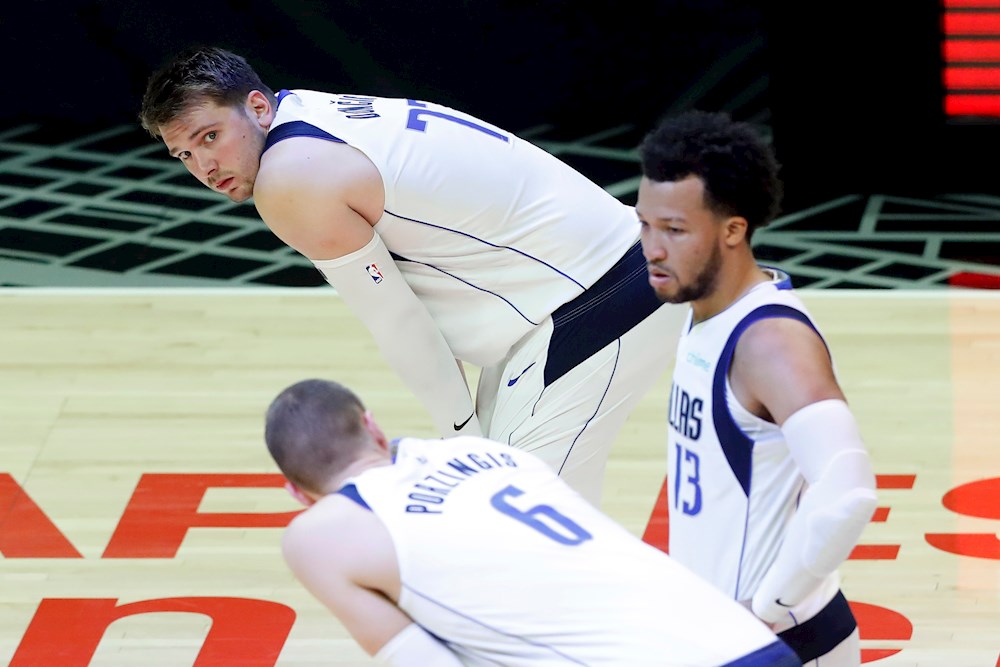 103-84. Jalen Brunson guía a Dallas al triunfo sobre Oklahoma