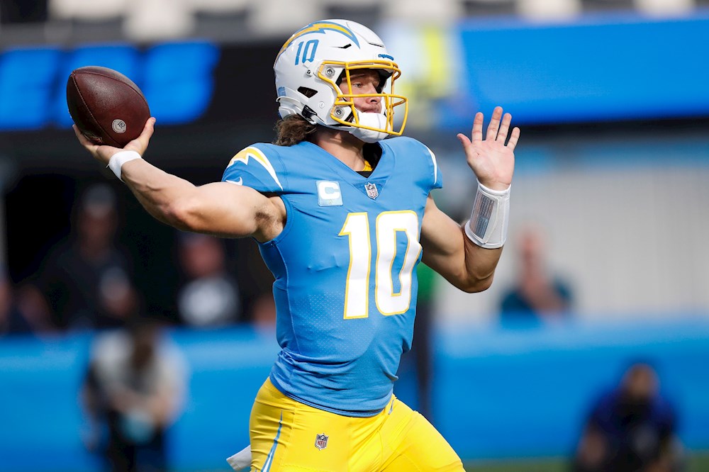 Justin Herbert lidera a los Chargers en el triunfo 41-22 sobre los Bengals