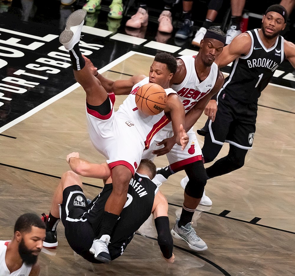 Heat y Bulls pierden una elección del draft por incumplir la agencia libre