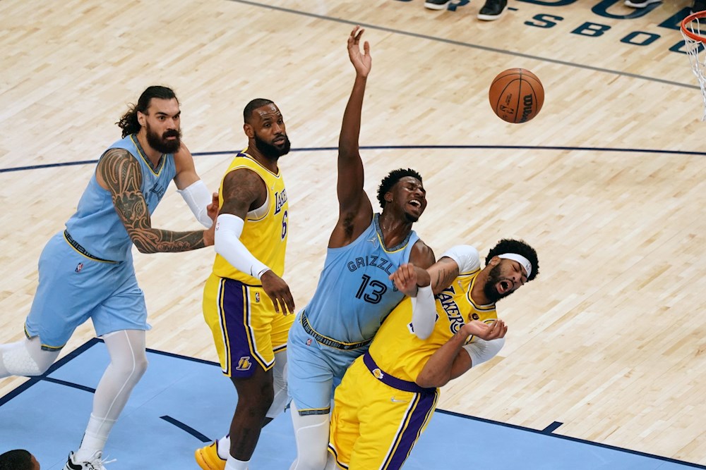 108-95. Unos Grizzlies corrosivos abrasan a los Lakers