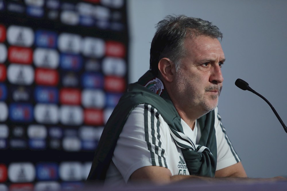 Flores y Galdames destacan en convocatoria de México para amistoso con Chile