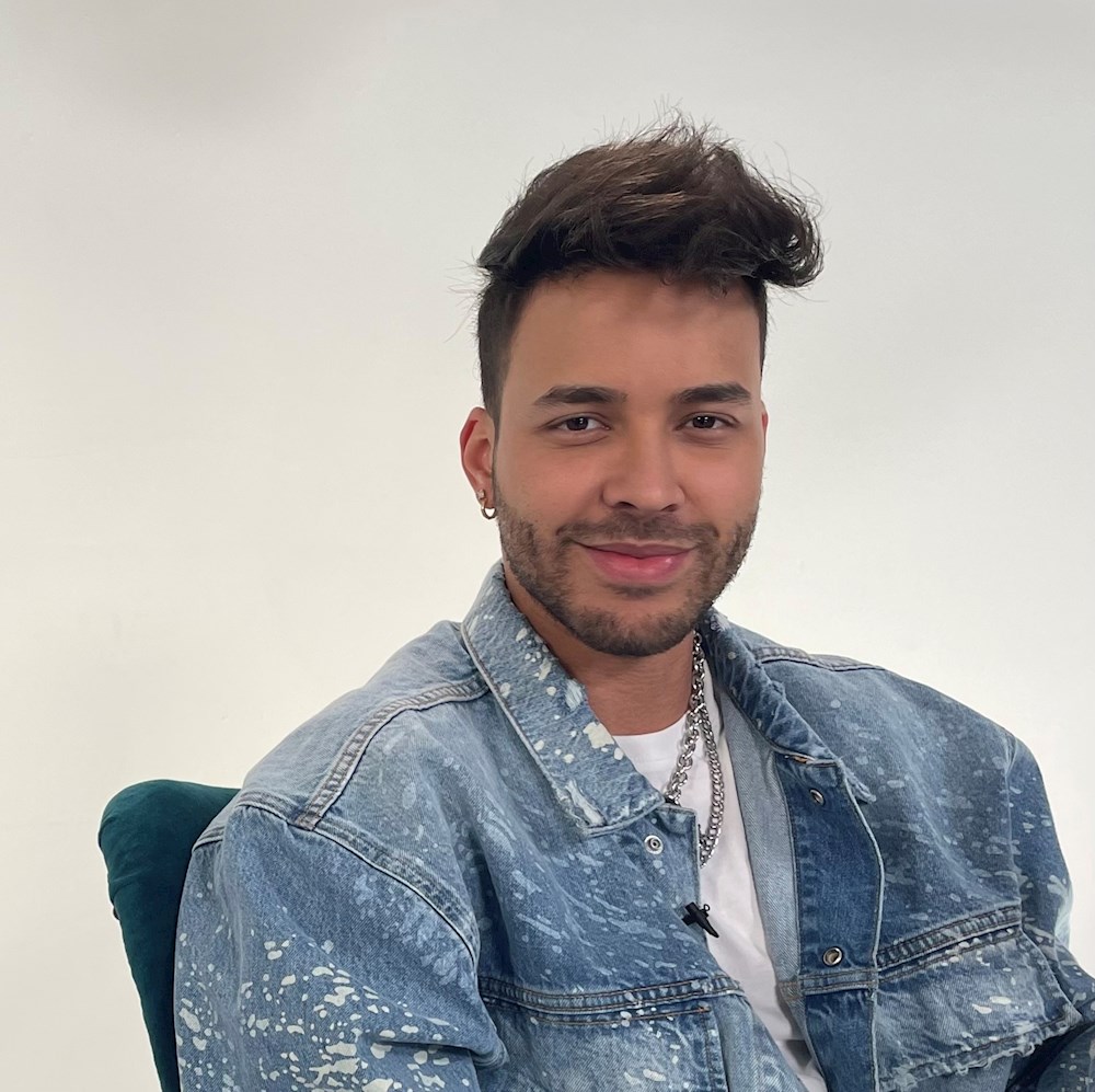 Prince Royce y Elvis Martínez unen sus voces en “Veterana”
