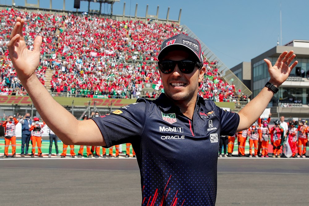 Recrean en México las historias de crecimiento del piloto ‘Checo’ Pérez