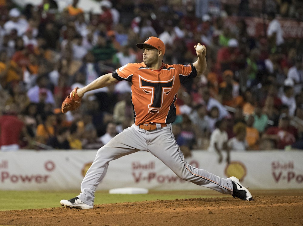 Un histórico Valdes se mete en el camino de los Leones