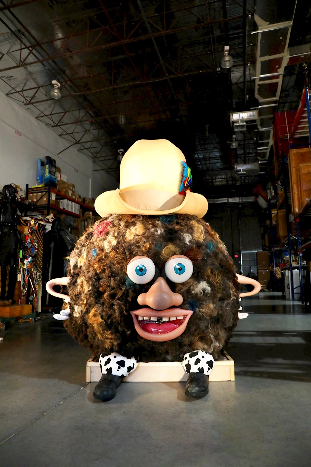 “Hoss”, una gran bola de pelo humano, marcará el paso de 2021 a 2022