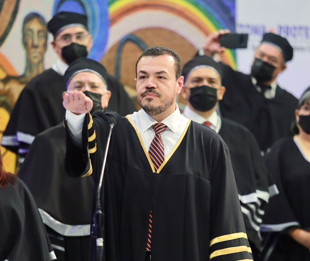 Plantea Guillermo Mendoza una universidad que construya el progreso humano