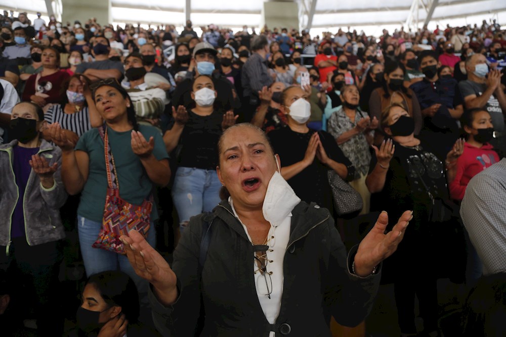 Vicente Fernández, despedido en su tierra con el cariño del público