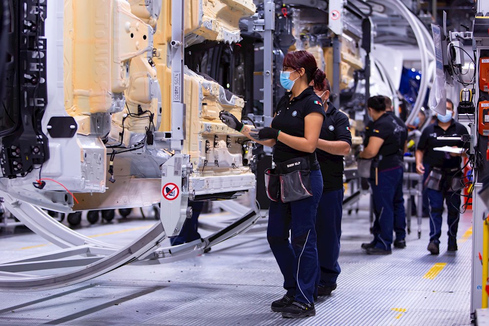 La producción de automóviles en México cae un 2 % en 2021 por falta de chips