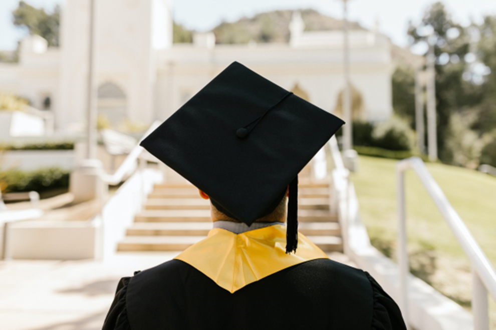 Latinoamericanos son el grupo con más deudas estudiantiles en Estados Unidos