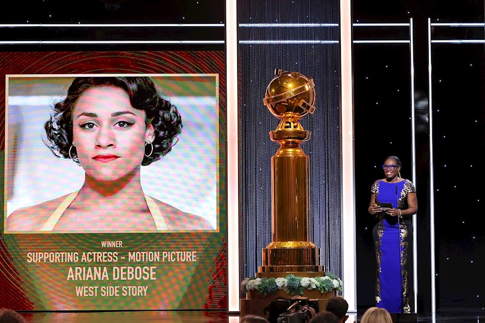Los boicoteados Globos de Oro premian a Rachel Zegler y Ariana DeBose