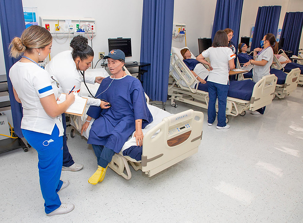 Abre oficialmente el laboratorio de simulación de enfermería de vanguardia, listo para transformar la educación en el cuidado de la salud