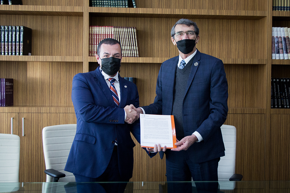 Preside Guillermo Mendoza acto de entrega recepción de la administración rectoral en la UAT