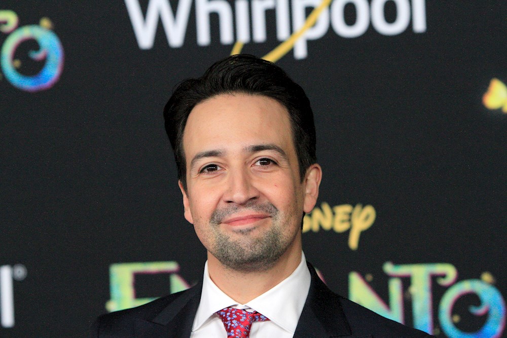 Lin-Manuel Miranda pone música al aniversario del asalto al Capitolio