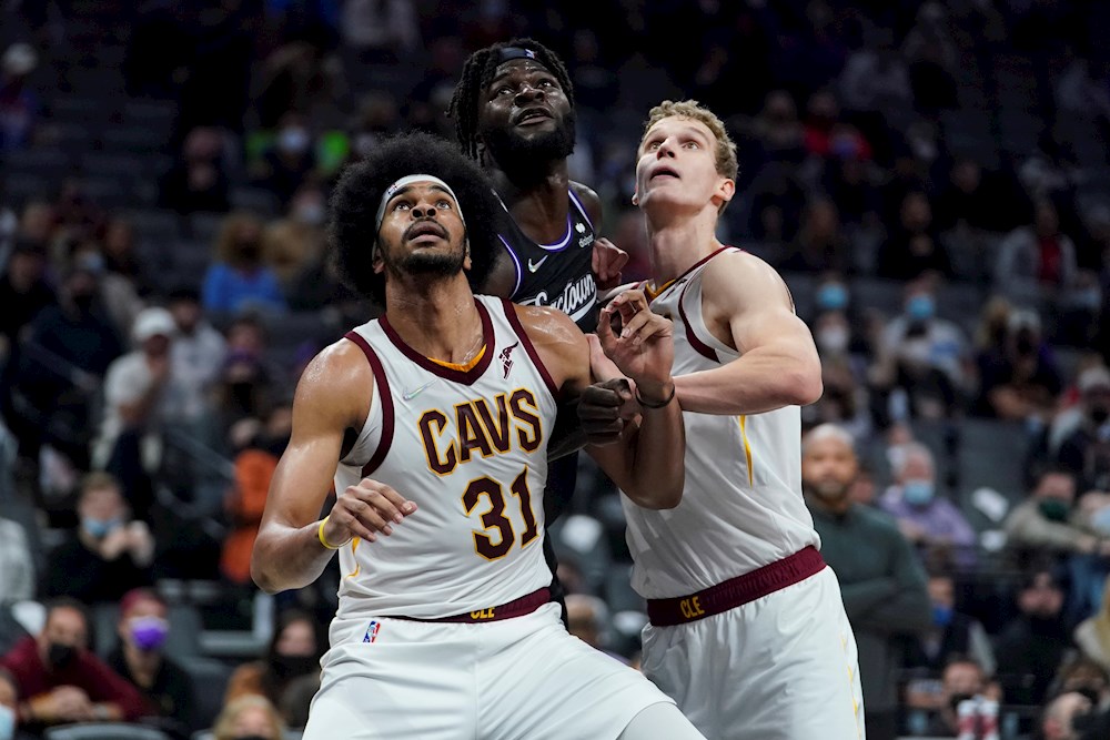 Nets, Bucks y Jazz caen fuera de casa y los Cavaliers vencen en Sacramento