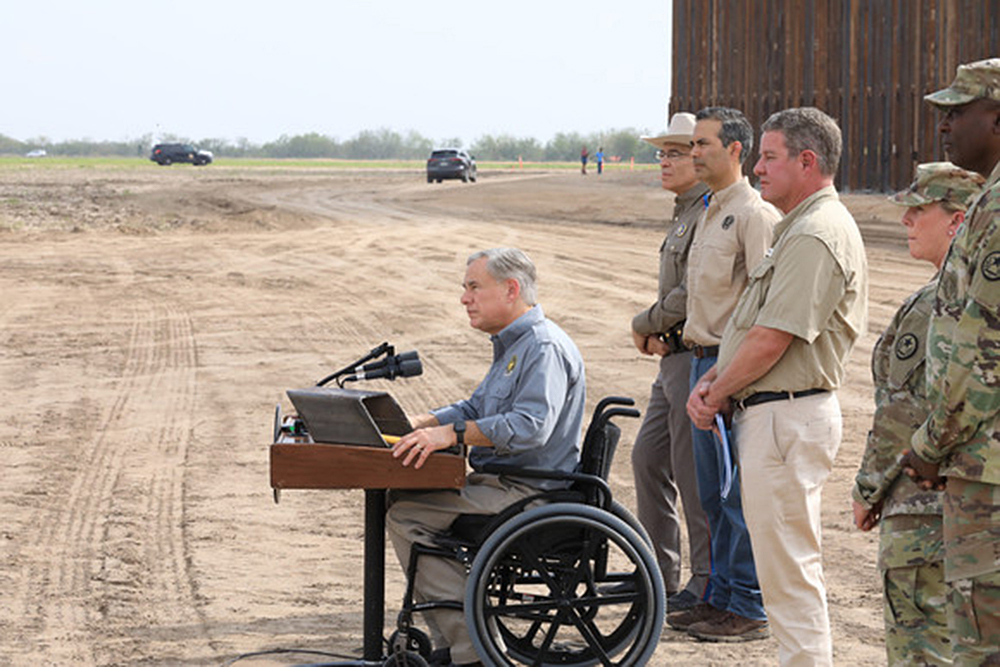 Gobernador Abbott inauguró muro fronterizo de Texas en Río Grande City
