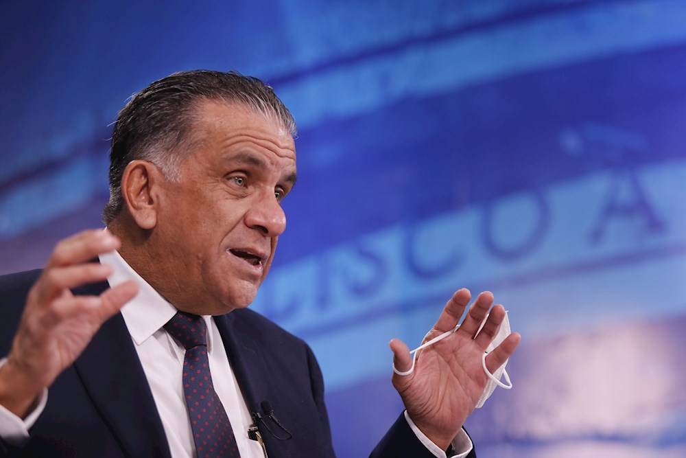 Un presentador mexicano arrasa en las redes tras criticar a los antivacunas