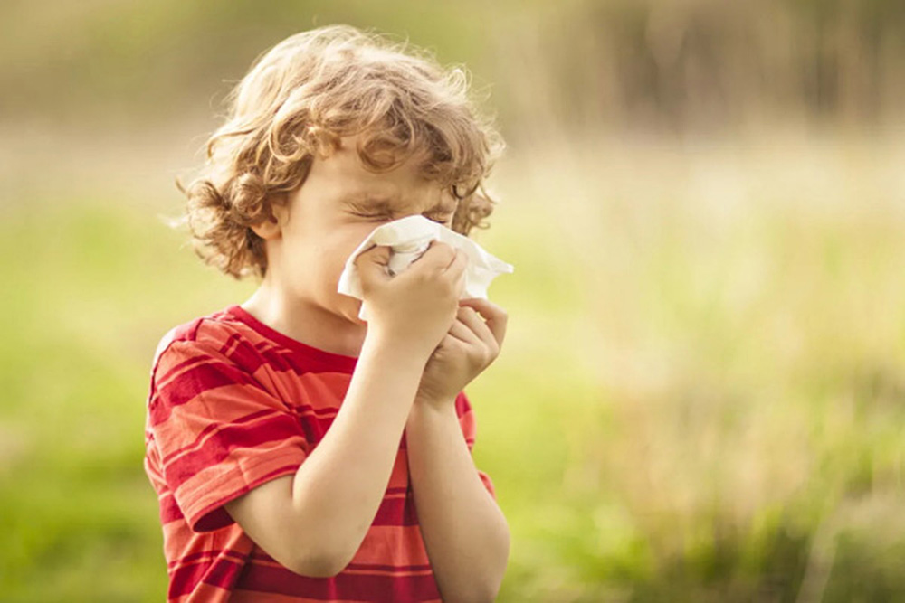 Rinitis alérgica en niños podría complicarse durante la temporada de invierno