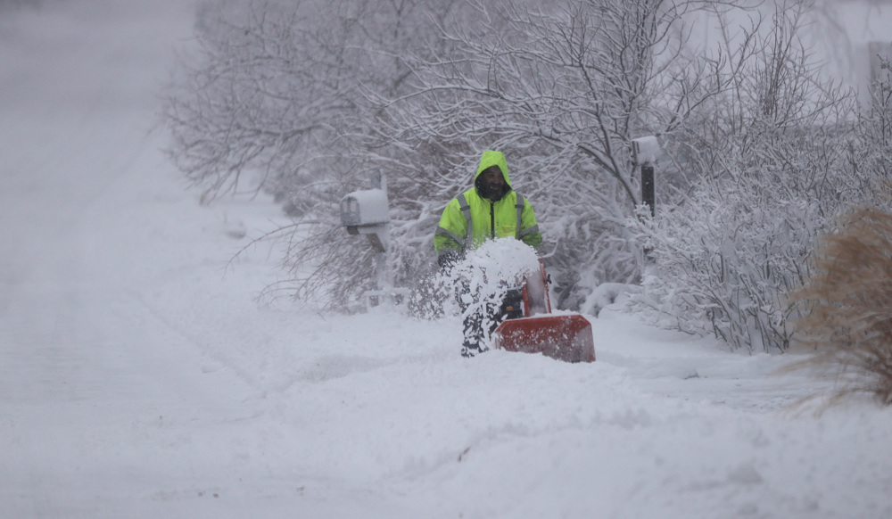 Más de 5.000 vuelos cancelados por tormenta que se extiende de Texas a Maine