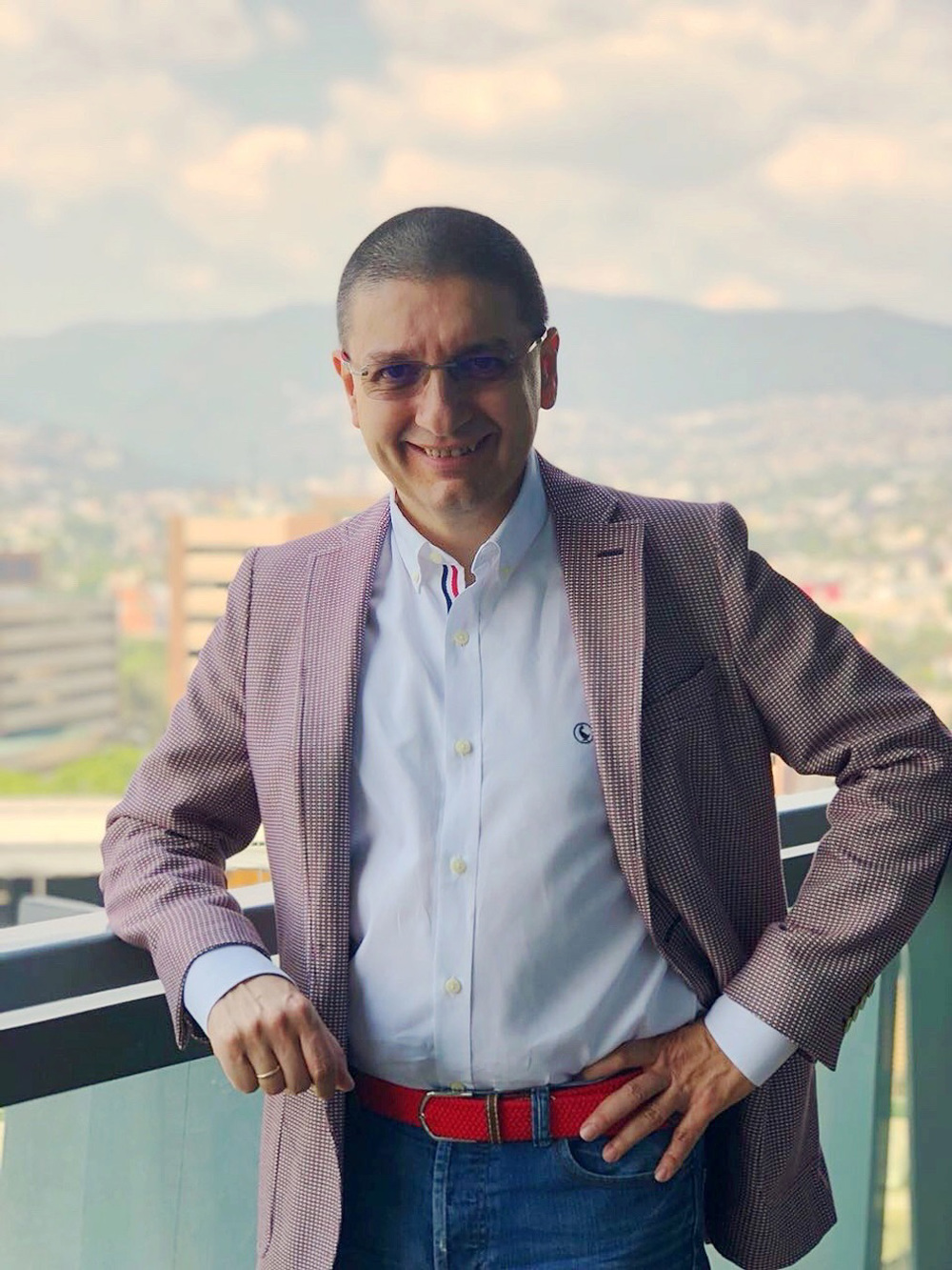 Un libro pone voz y rostro a la escasez de medicinas en México