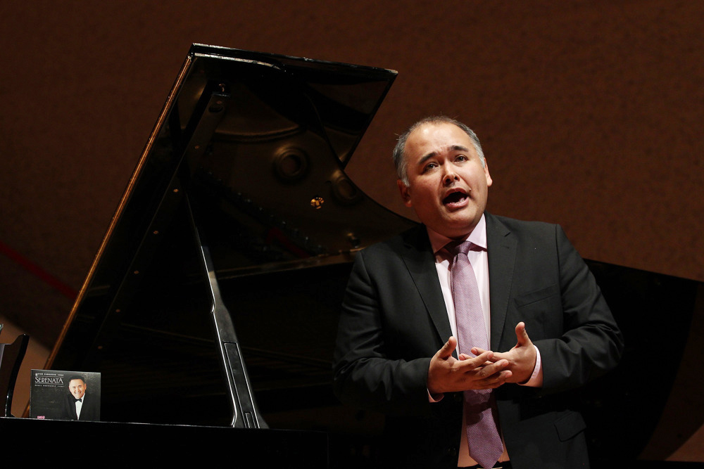 El tenor mexicano Javier Camarena firma un acuerdo con Sony