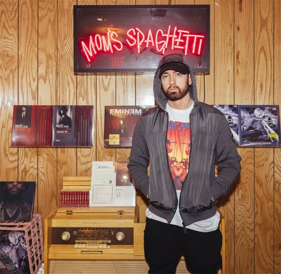 Eminem envía poderoso mensaje contra el racismo y desafía a la NFL