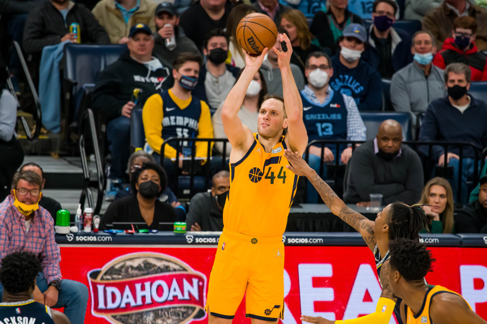 111-85. Los Jazz humillan a los Warriors y acaban con su racha de 9 victorias