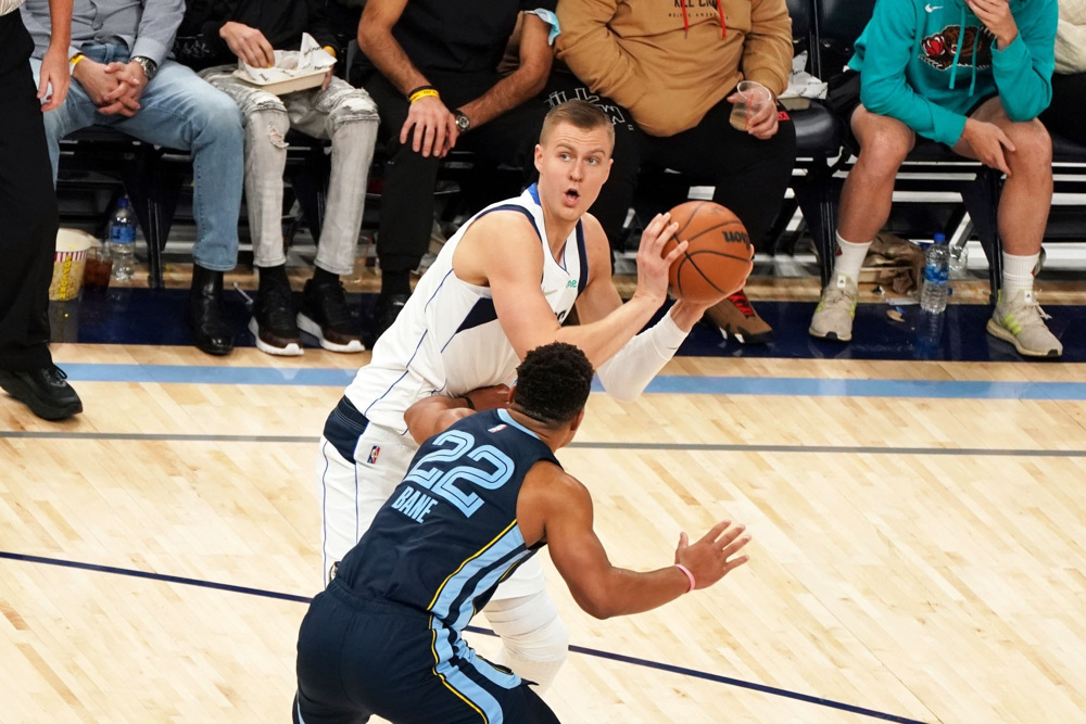 Kristaps Porzingis deja los Mavericks y se marcha a los Wizards