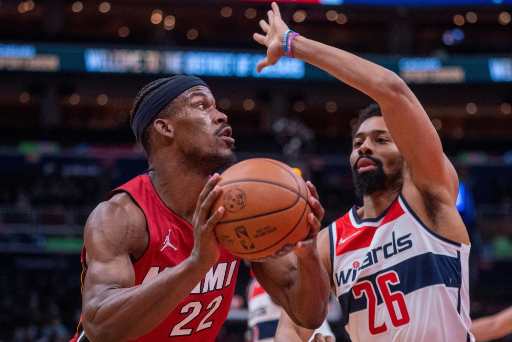 Los Suns, los Heat, los Warriors y los Raptors enseñan los dientes