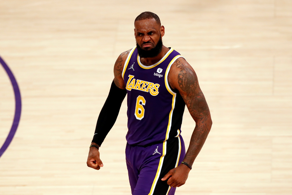 106-101: LeBron se ventila a los Jazz pero los Lakers pierden a Anthony Davis