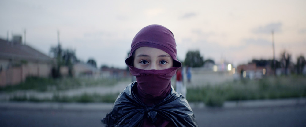 Dos niños, una ventana y una grabadora: “Los lobos”, de México a los Goya