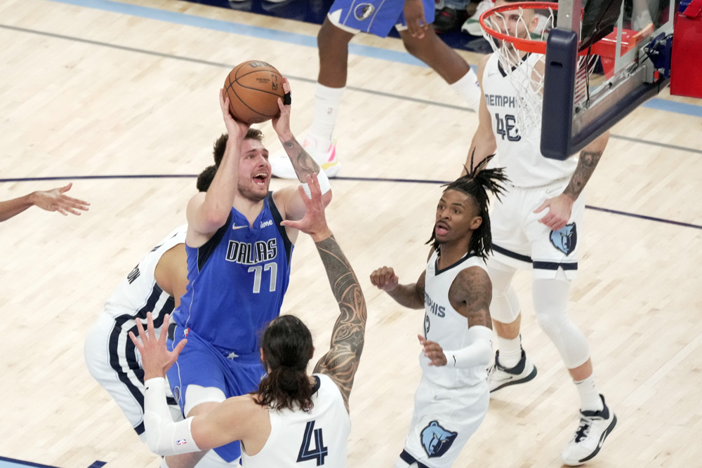 Luka Doncic destroza a los New Orleans Pelicans con 49 puntos