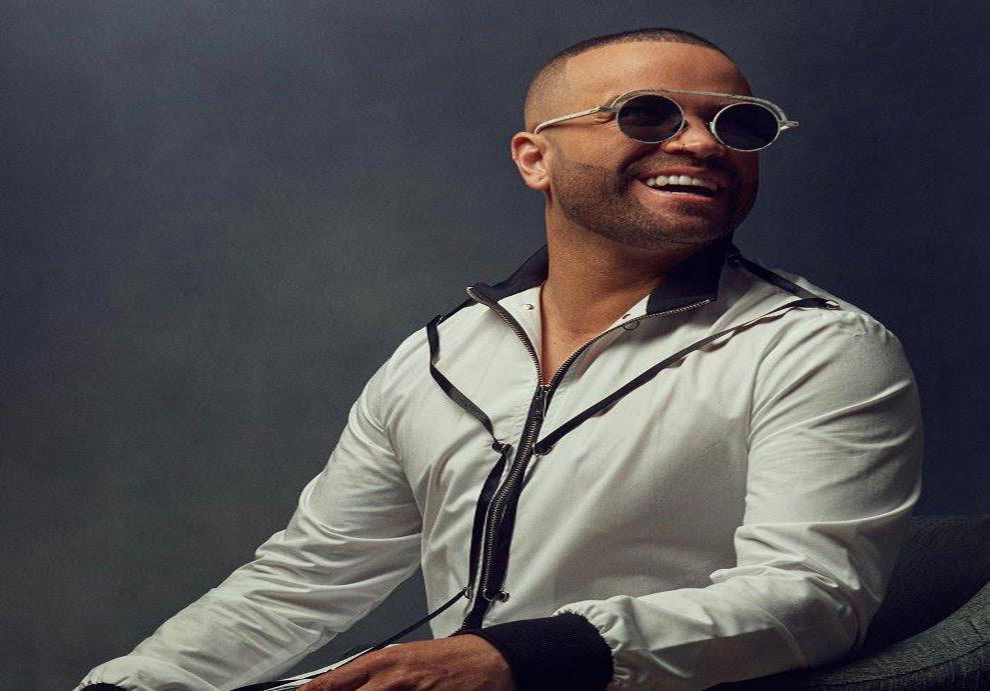 Nacho da un regalo a fans al subir a plataformas su concierto sinfónico