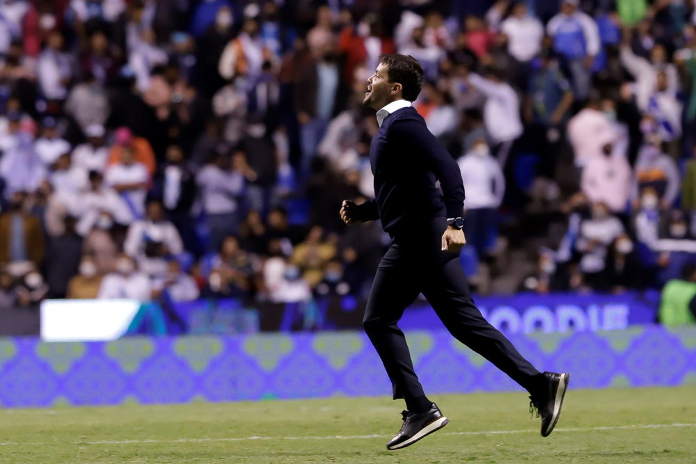 El Puebla del argentino Larcamón lidera el Clausura del fútbol mexicano