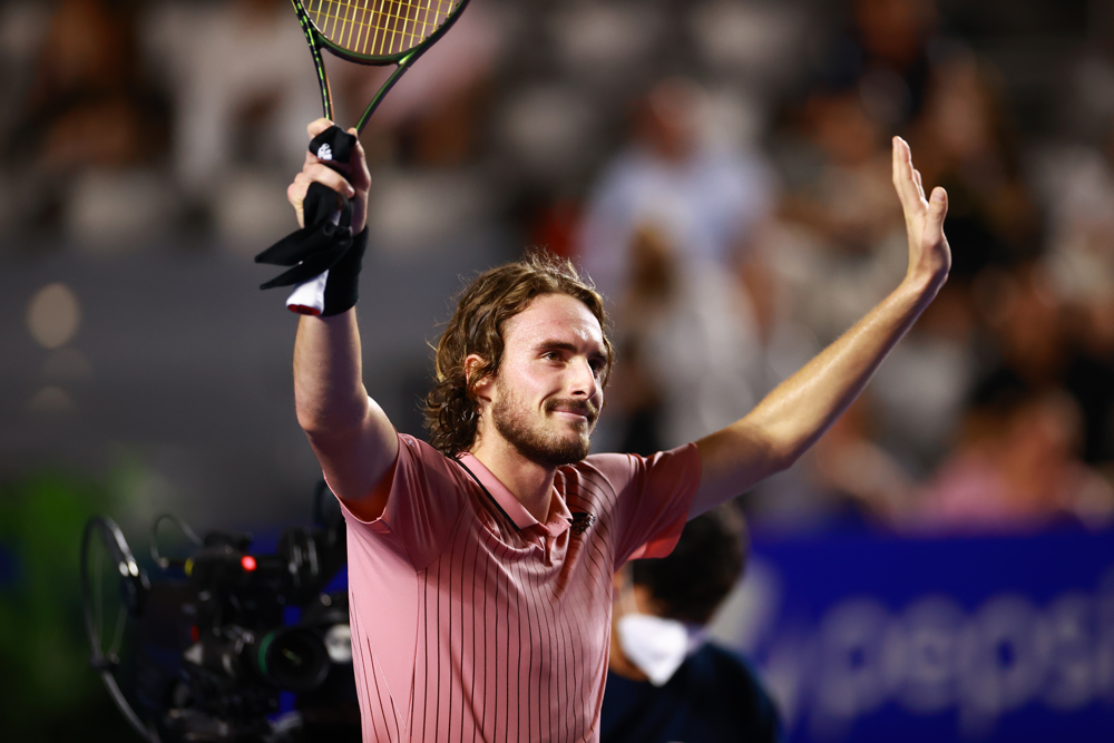 Tsitsipas pasa sobre Wolf y se instala en cuartos de final en Acapulco