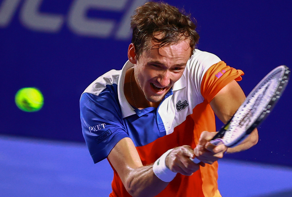 Medvedev vence a Paire en Acapulco y Berrettini se retira ante Tommy Paul