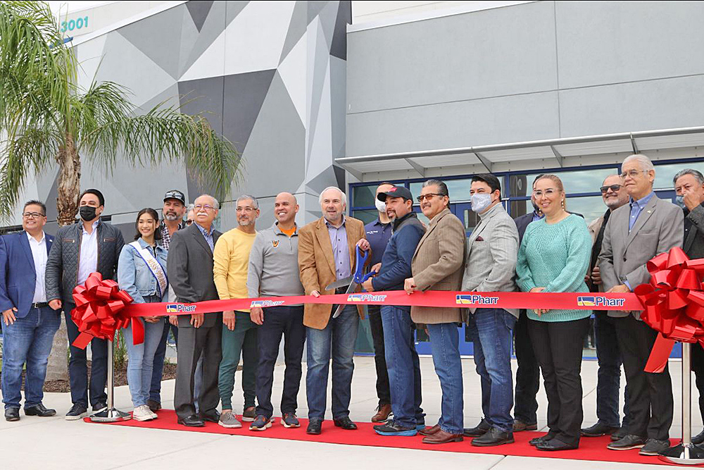 Gran inauguración del nuevo natatorio de Pharr de última generación