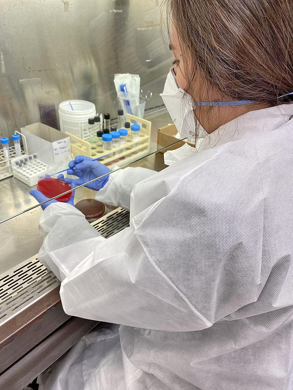 Estudiante de TSC usa la ciencia para construir una vida mejor