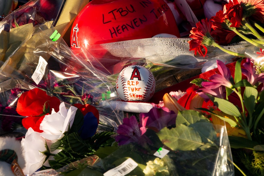 Un jurado declara culpable al exdirector de los Angels por la muerte de Tyler Skaggs