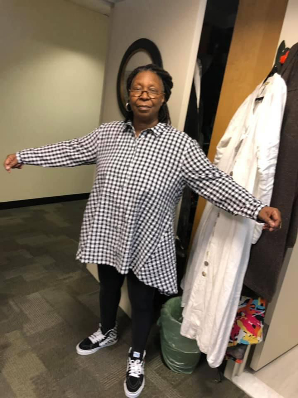 Whoopi Goldberg suspendida de ABC News por comentarios sobre el Holocausto