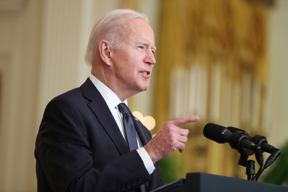 Biden anuncia sanciones contra Rusia y envío de soldados a países bálticos